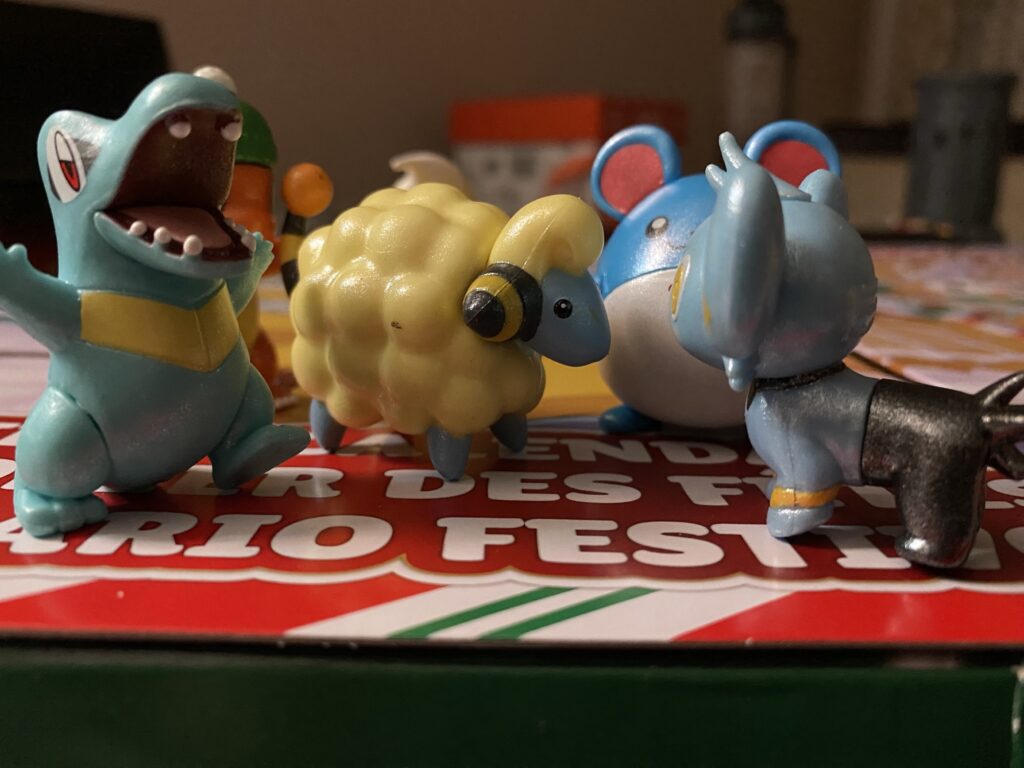 I was looking back at the pictures I’ve taken of the #Pokemon #AdventCalendar figures and realized that Alcremie was in most of them, this one included. Wild!
