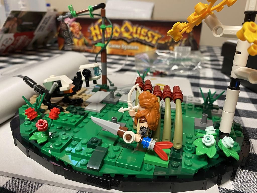 Assembled base with Aloy and Watcher