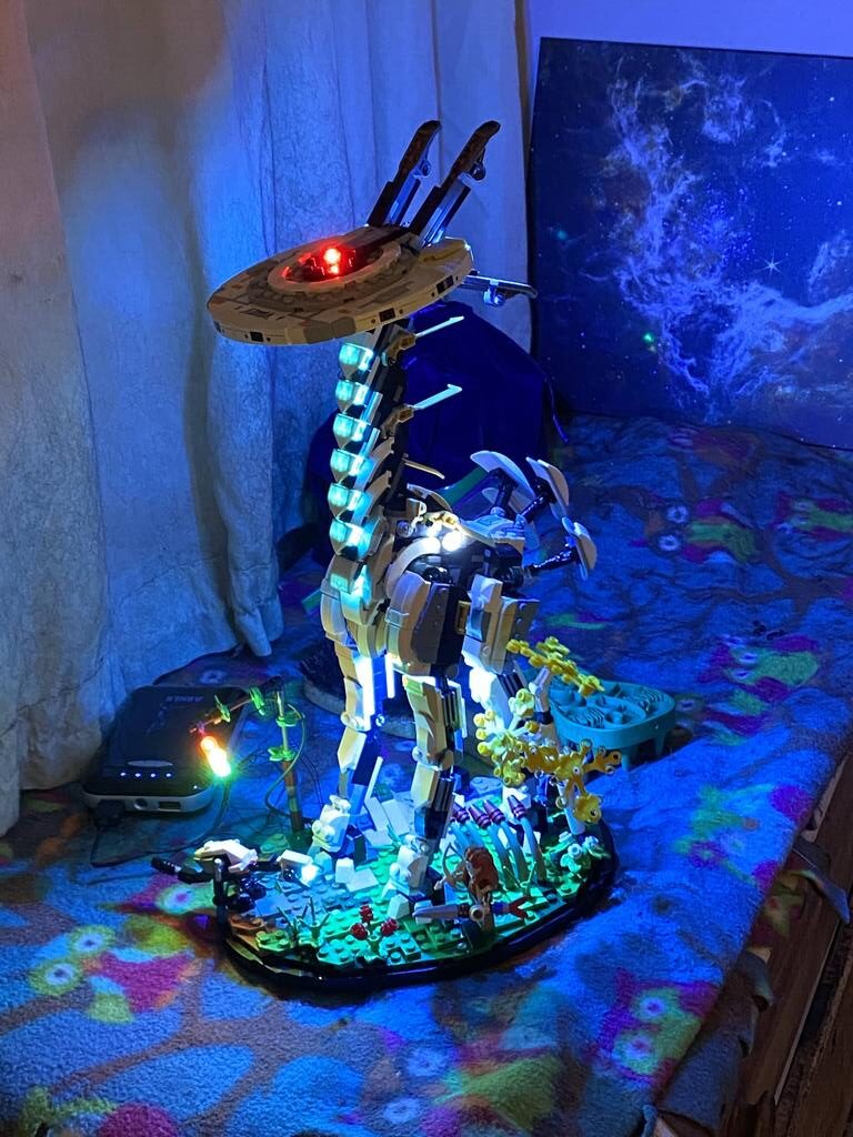 Tallneck lit up